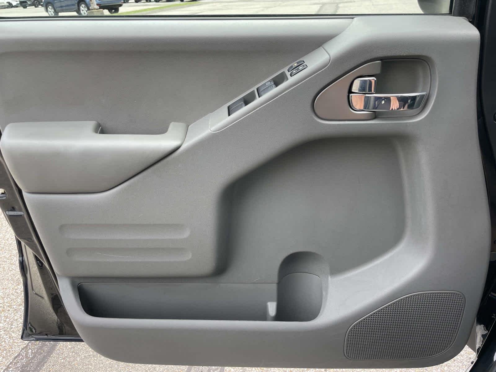 Used 2015 Super Black Nissan SV image 25