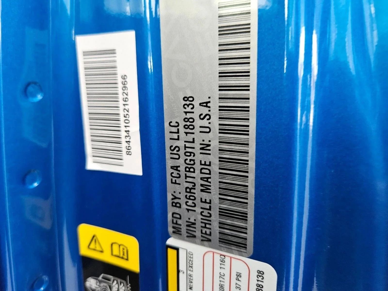 New 2026 Hydro Blue Pearl-Coat Exterior Paint Jeep Rubicon image 16