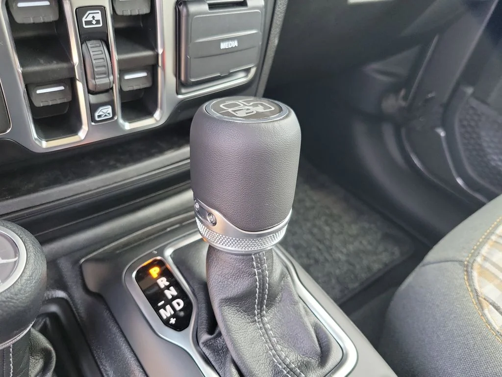 New 2026 Granite Crystal Metallic Clear-Coat Exterior Paint Jeep 85th Anniversary Edition image 18