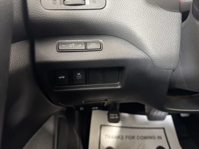 Used 2017 Scarlet Ember Nissan 2.5 SR image 18
