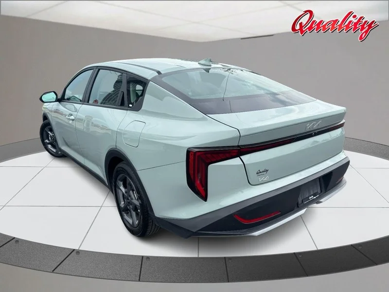 Used 2025 Morning Haze Kia LXS image 5