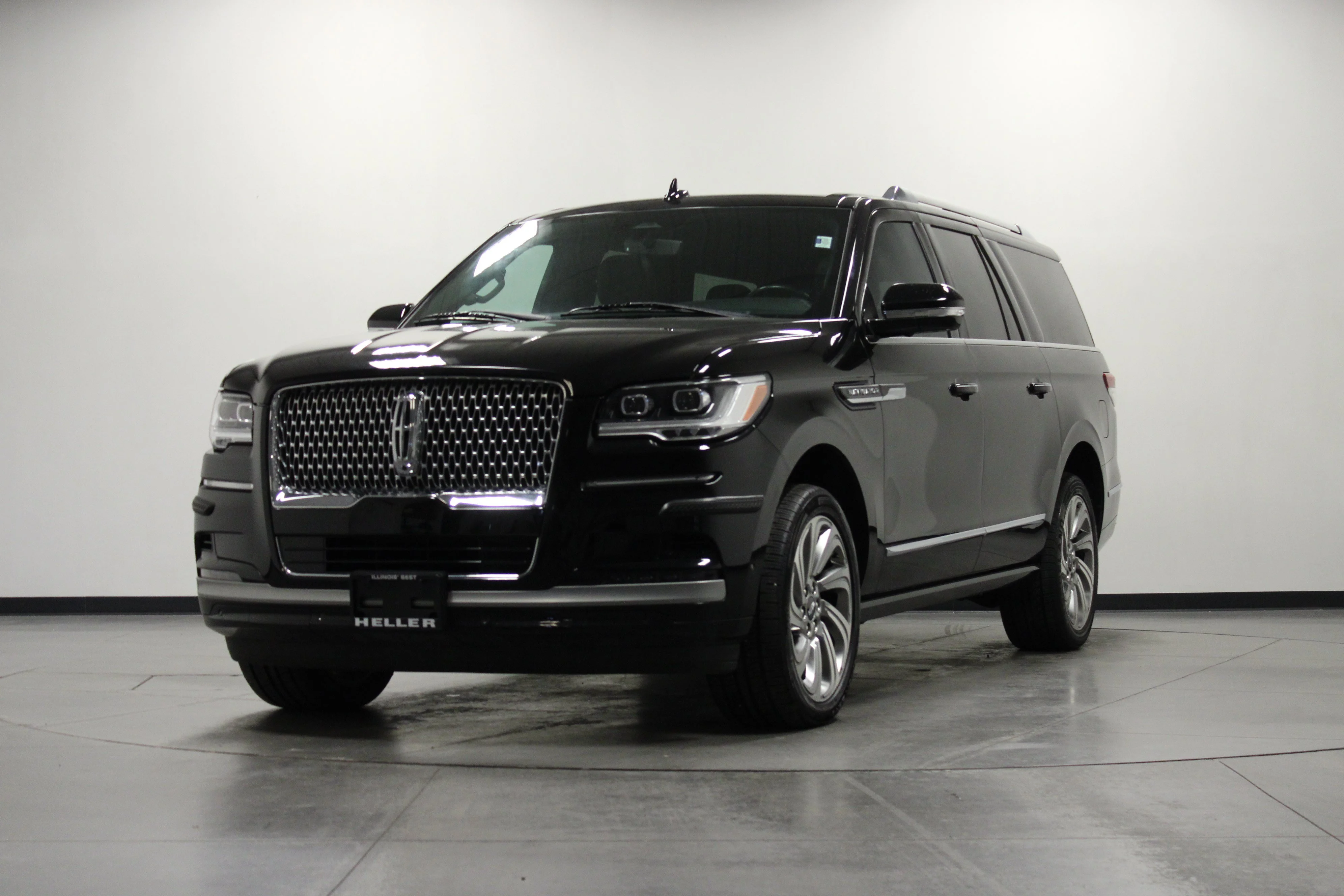 Used 2024 Black Metallic Lincoln Premiere image 8