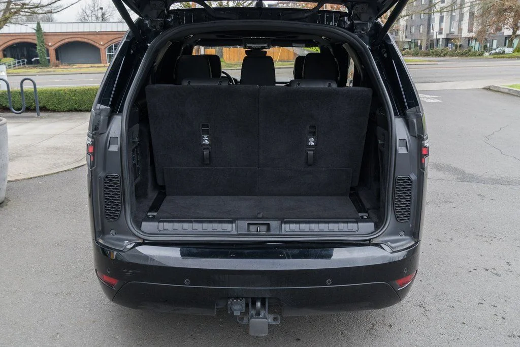Used 2021 Black Land Rover S R-Dynamic image 8