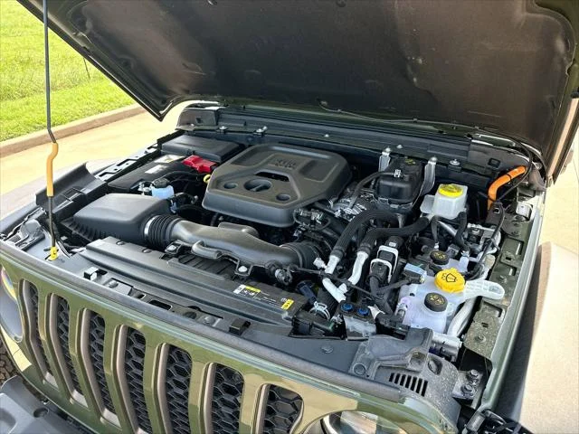 New 2023 Sarge Green Clear-Coat Exterior Paint Jeep Rubicon 4xe image 25