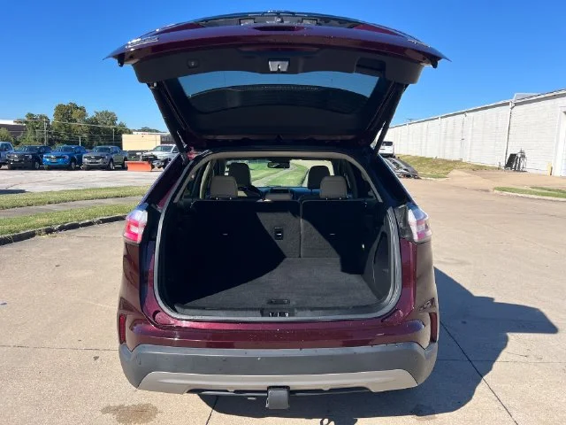 Used 2022 Red Ford SEL image 7