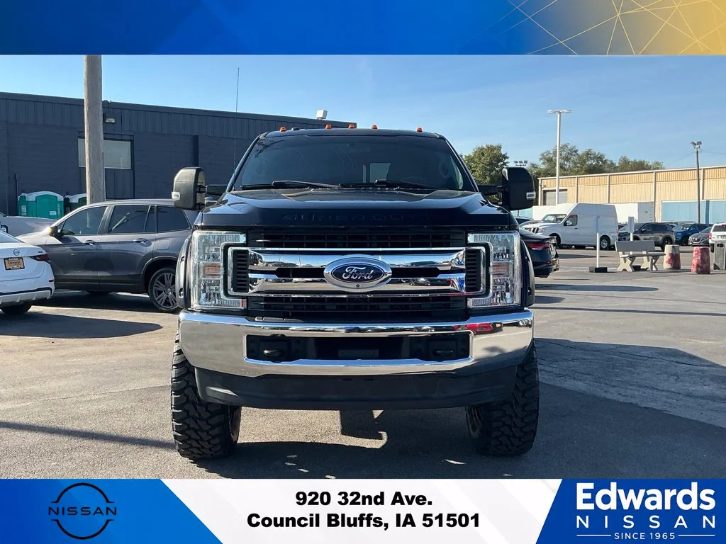 Used 2017 Black Ford XLT image 3