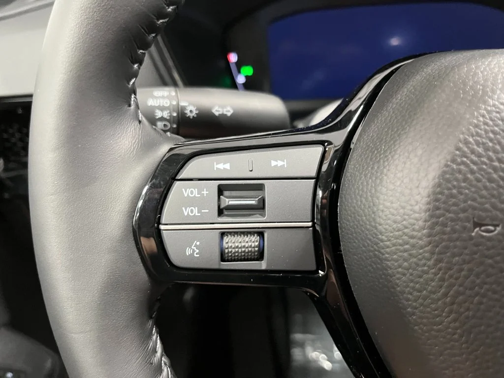 New 2027 Platinum White Pearl Honda EX-L AWD image 17