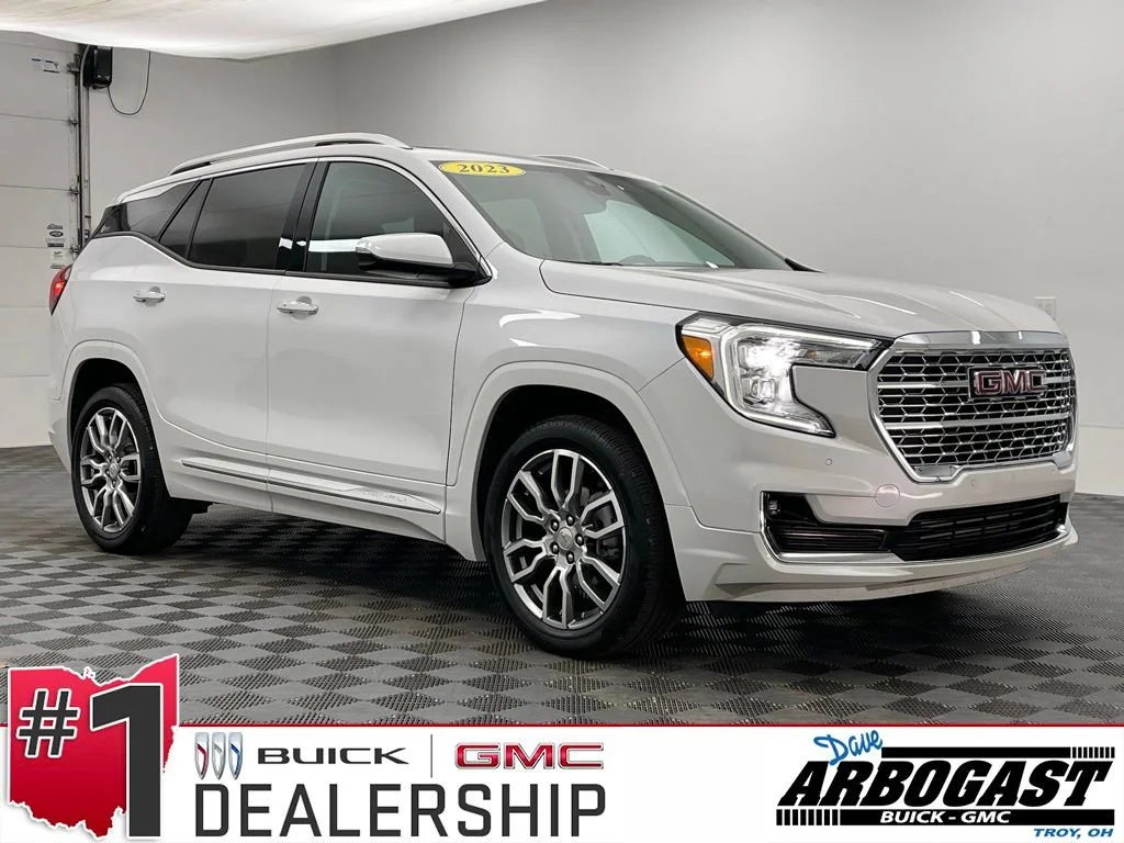 2023 GMC Terrain Denali AWD's photo