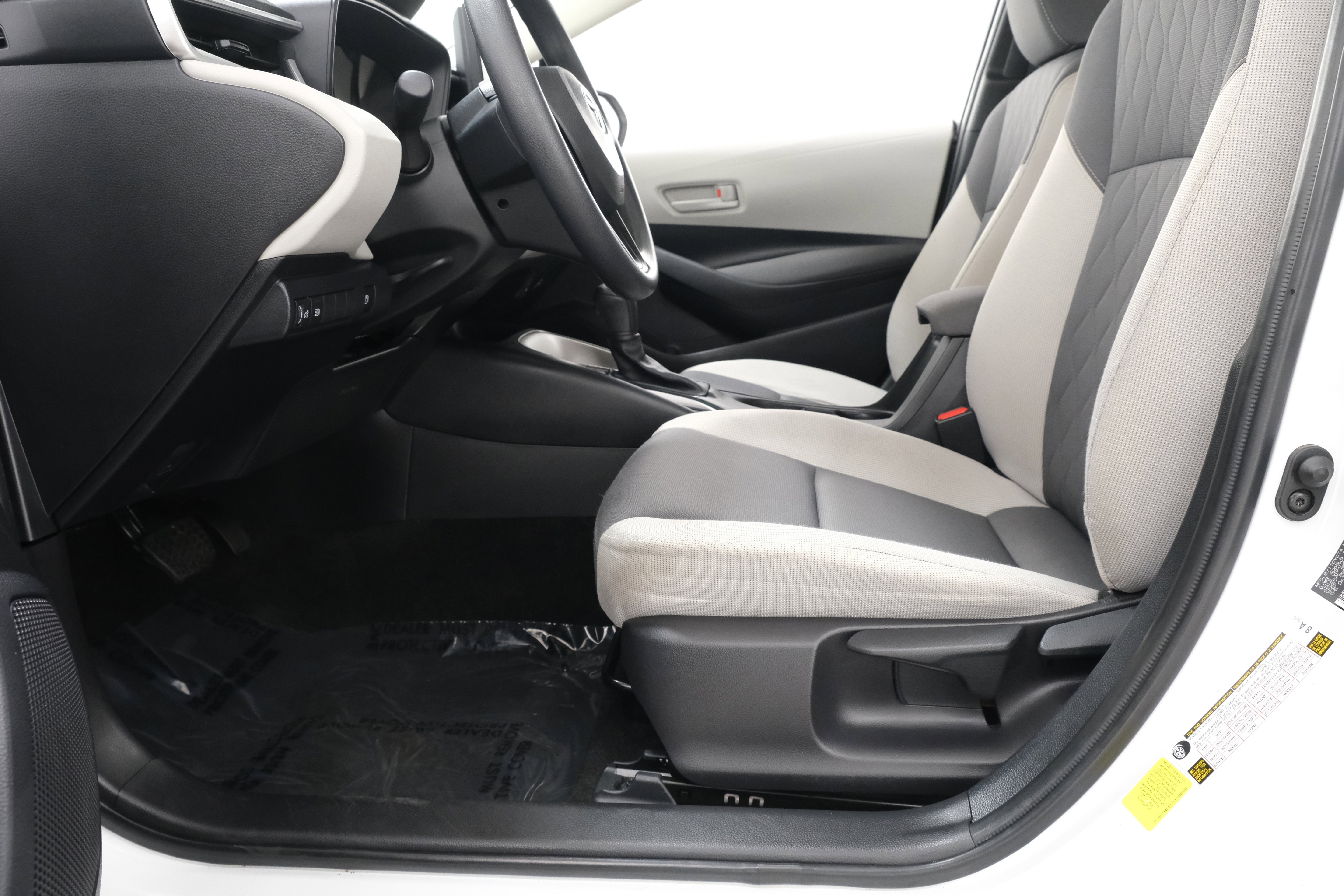 2024 Toyota Corolla LE - Photo 32