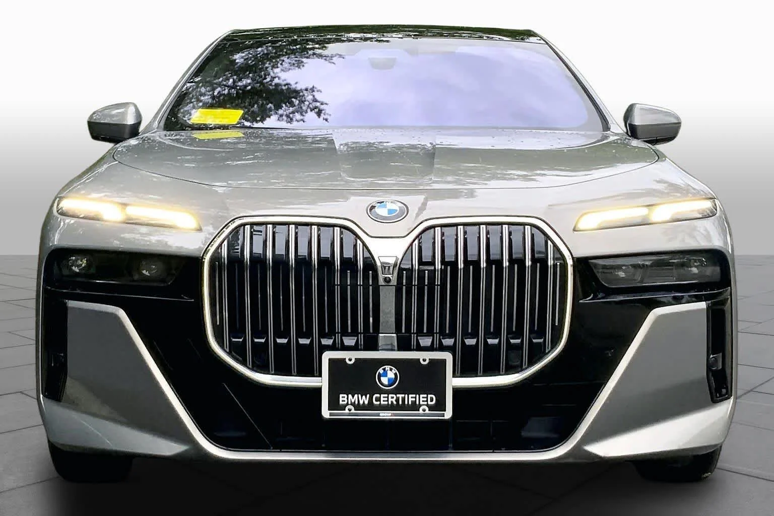 Certified Used 2023 Oxide Grey Met BMW 760i xDrive image 3
