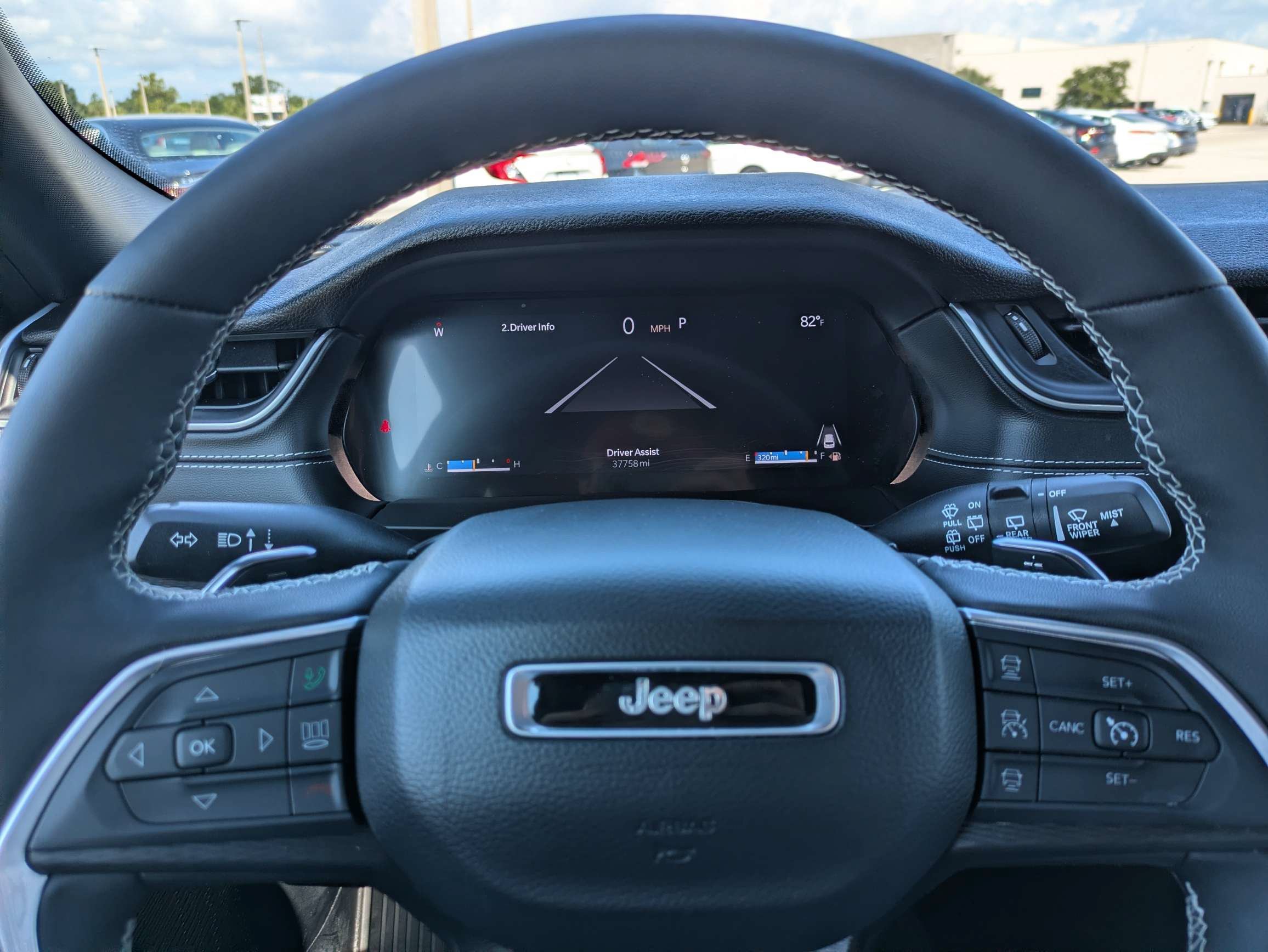 Used 2025 Silver Zynith Jeep Altitude image 32