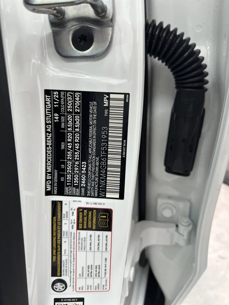 Used 2026 White Mercedes-Benz GLC 300 image 32