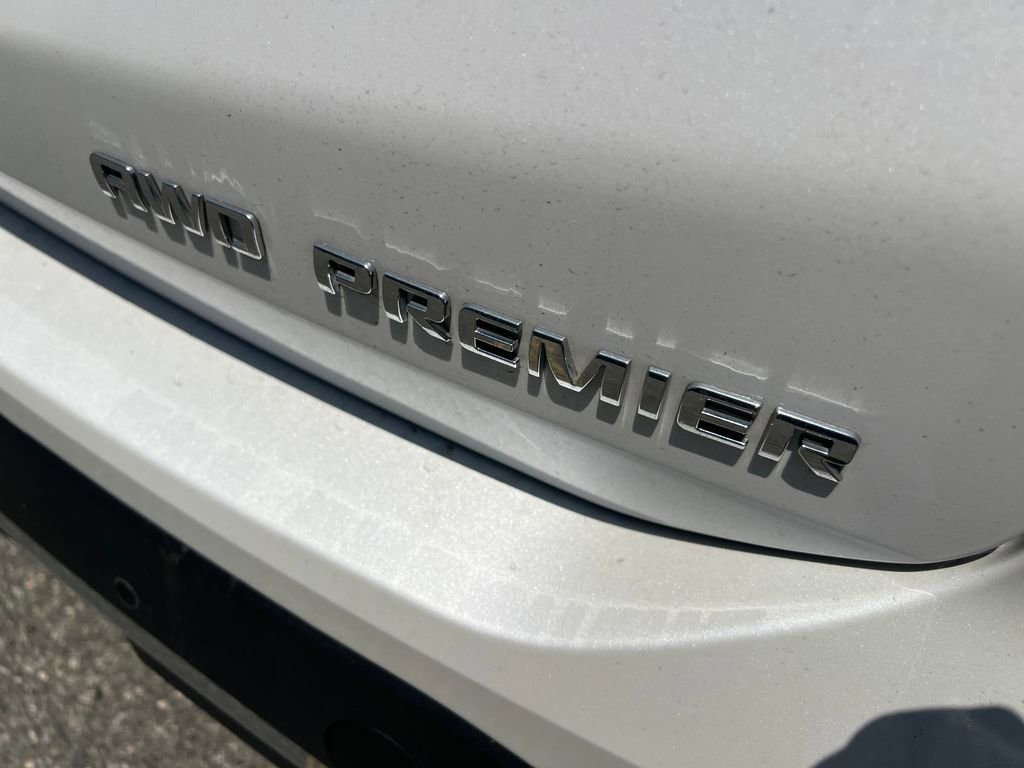 Certified Used 2024 Iridescent Pearl Tricoat Chevrolet Premier image 4