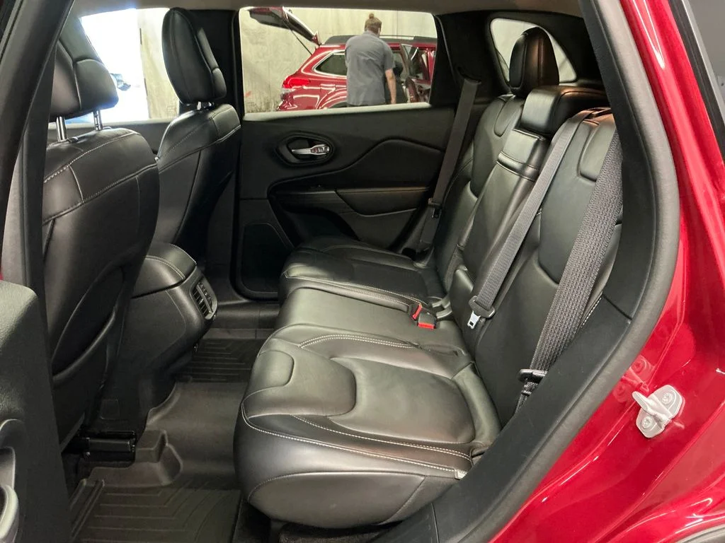 Used 2016 Red Jeep Limited image 27