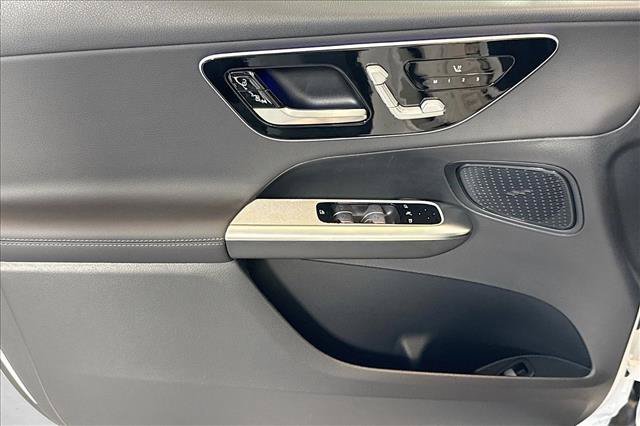 New 2026 Polar White Mercedes-Benz GLC 300 image 46