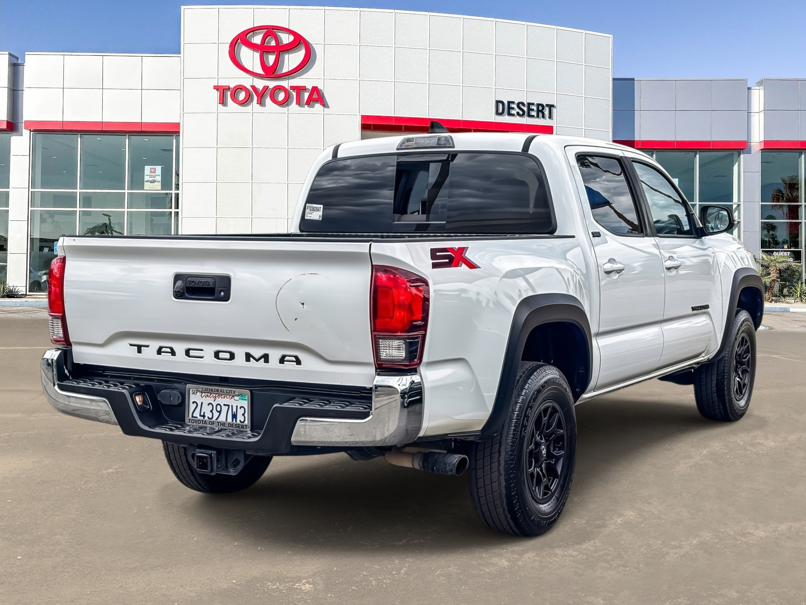 Used 2023 Ice Cap Toyota SR5 image 6