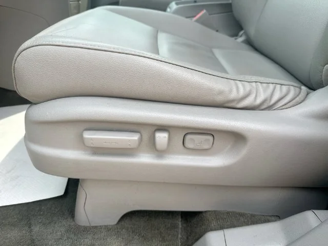 Used 2016 Gray Honda EX-L image 42