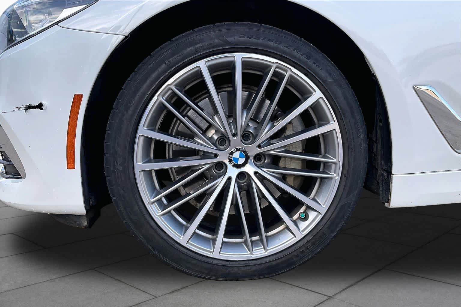 Used 2018 Mineral White Metallic BMW 530i image 10