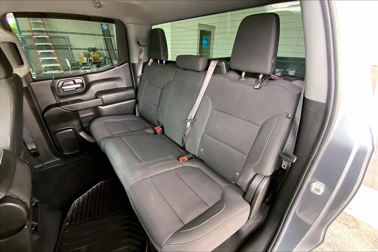 Used 2021 Satin Steel Metallic Chevrolet Custom image 21