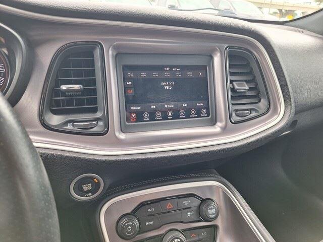 Used 2019 Granite Pearlcoat Dodge SXT image 12