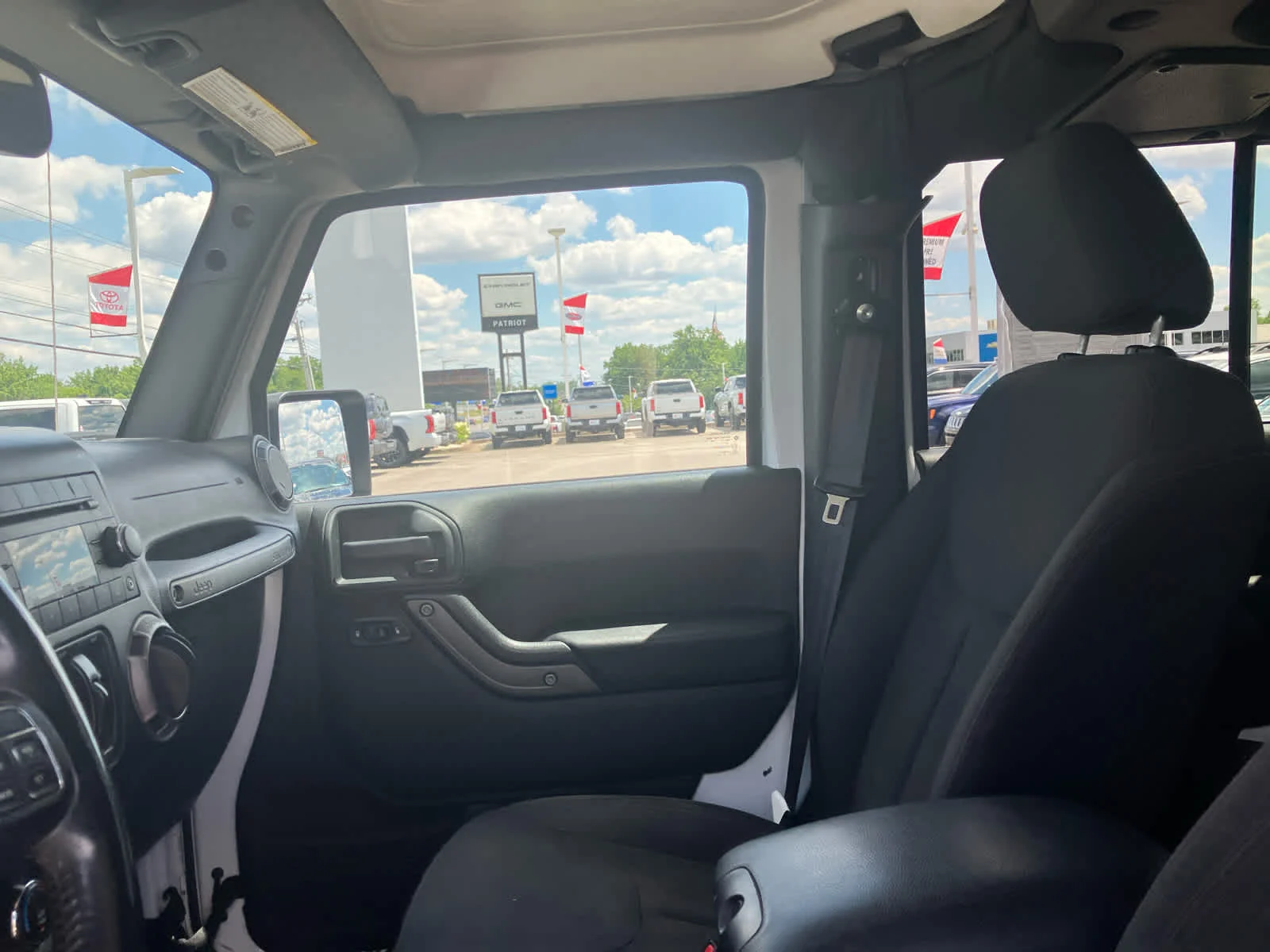 Used 2016 Bright White Clearcoat Jeep Sport image 10