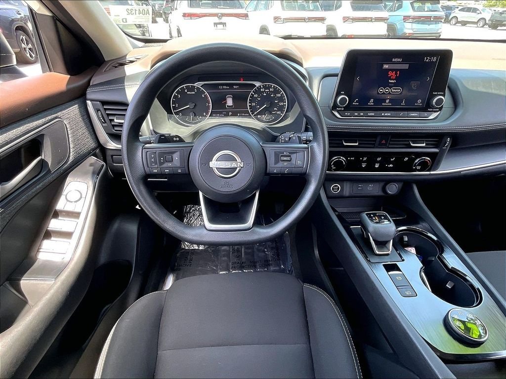 Used 2023 Glacier White Nissan S image 16