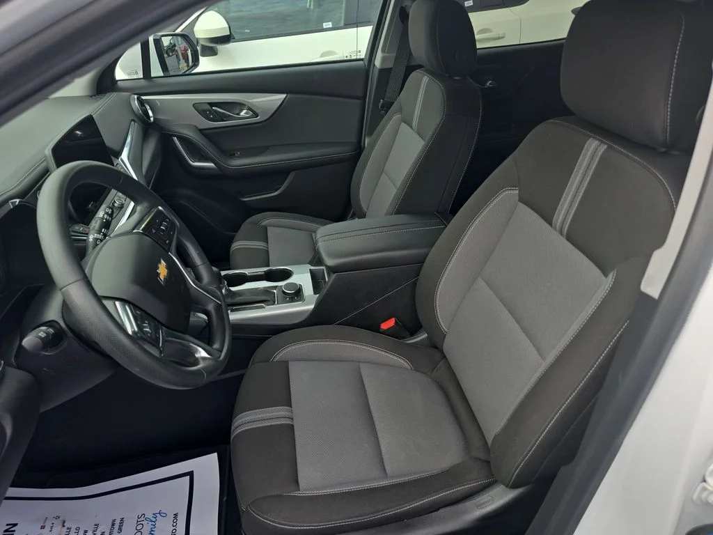 Used 2024 White Chevrolet LT image 14