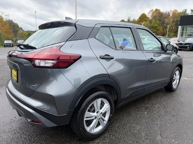 Used 2025 Gray Nissan S image 12