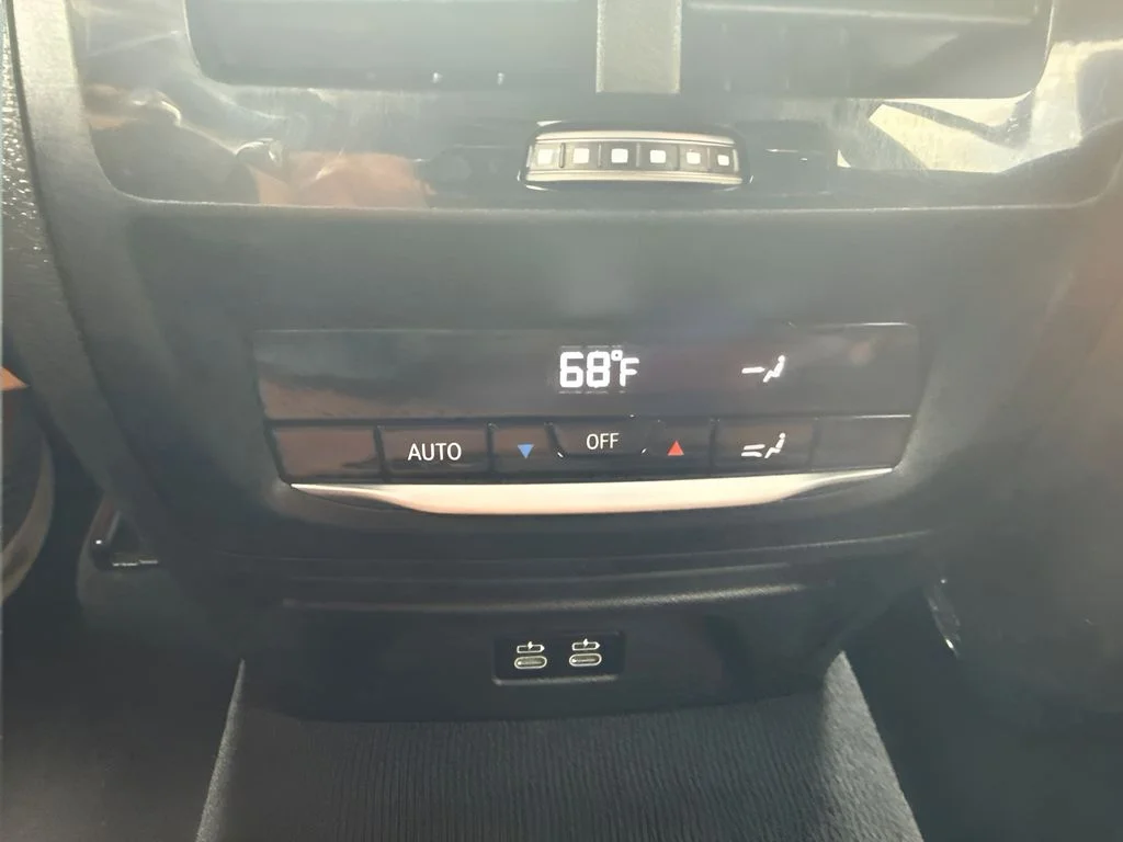 Used 2024 Gray BMW sDrive30i image 13