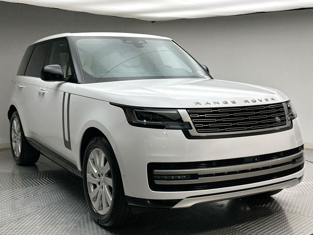 Used 2025  Land Rover SE image 15