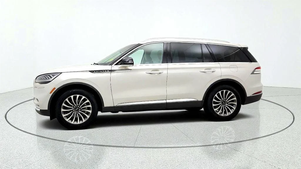 Used 2021 Ceramic Pearl Lincoln Reserve AWD w/ Elements Package Plus image 8