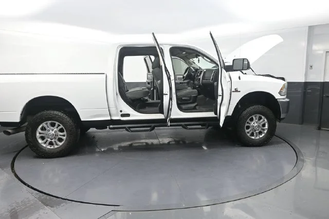 Used 2016 White Ram SLT image 46