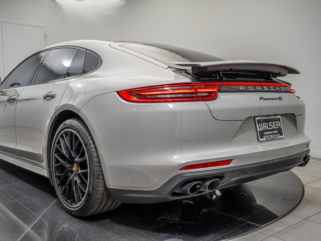 Used 2018 Chalk Porsche 4S image 23
