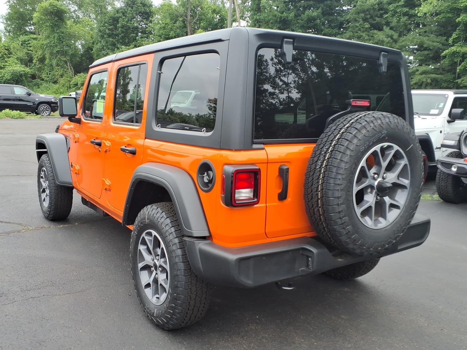 New 2026 Joose Exterior Paint Jeep Sport S image 4