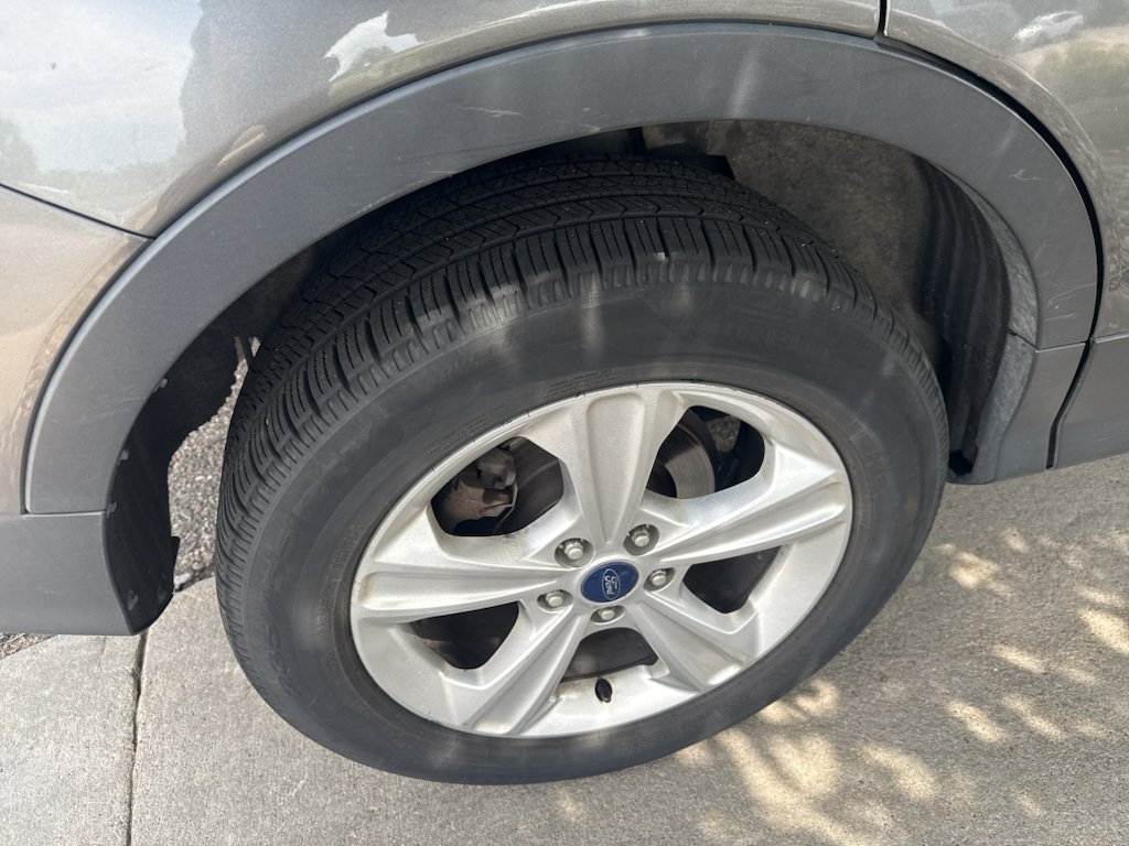 Used 2014 Gray Ford SE image 7