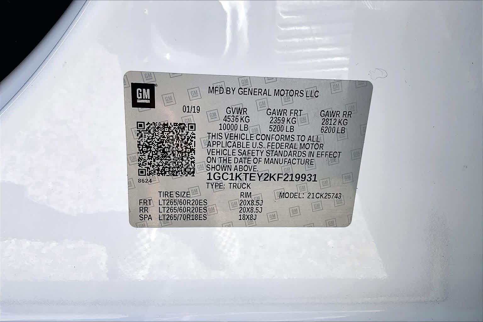 Used 2019 Summit White Chevrolet LTZ image 34
