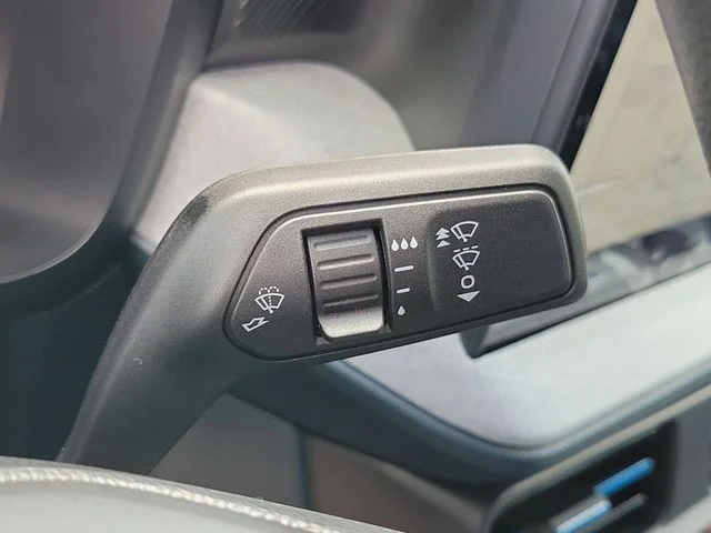 New 2026 Carbonized Gray Metallic Ford XLT image 28