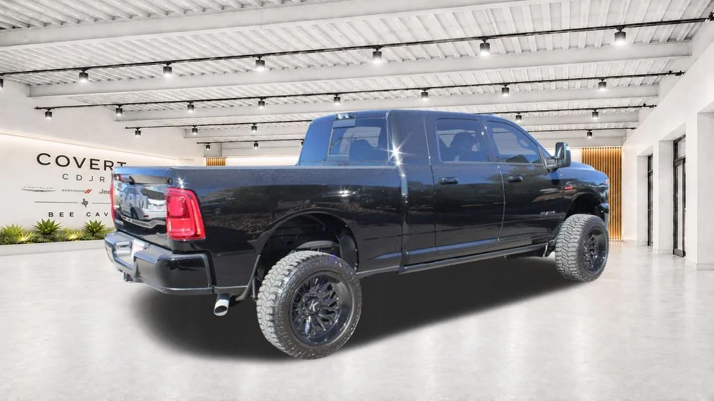 New 2025 Diamond Black Crystal Pearl-Coat Exterior Paint RAM Laramie image 6