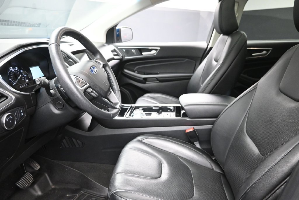 Used 2020 Green Ford Titanium image 15