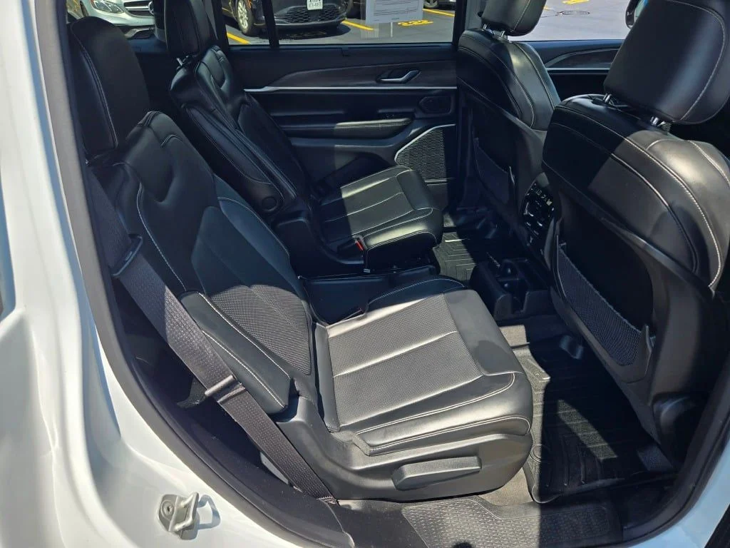 Used 2021 White Jeep Limited image 10