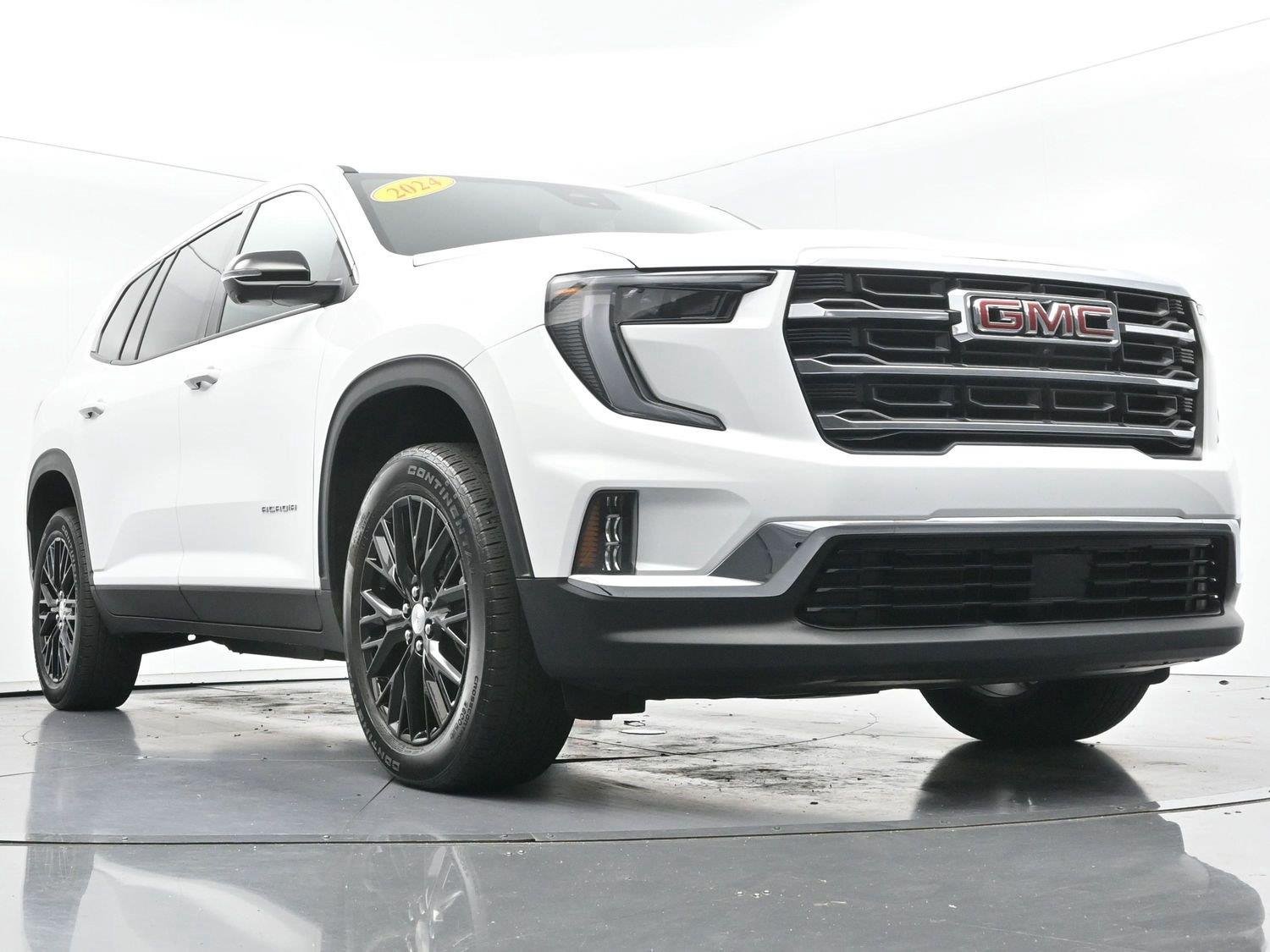 Used 2024 Summit White GMC FWD Elevation image 46