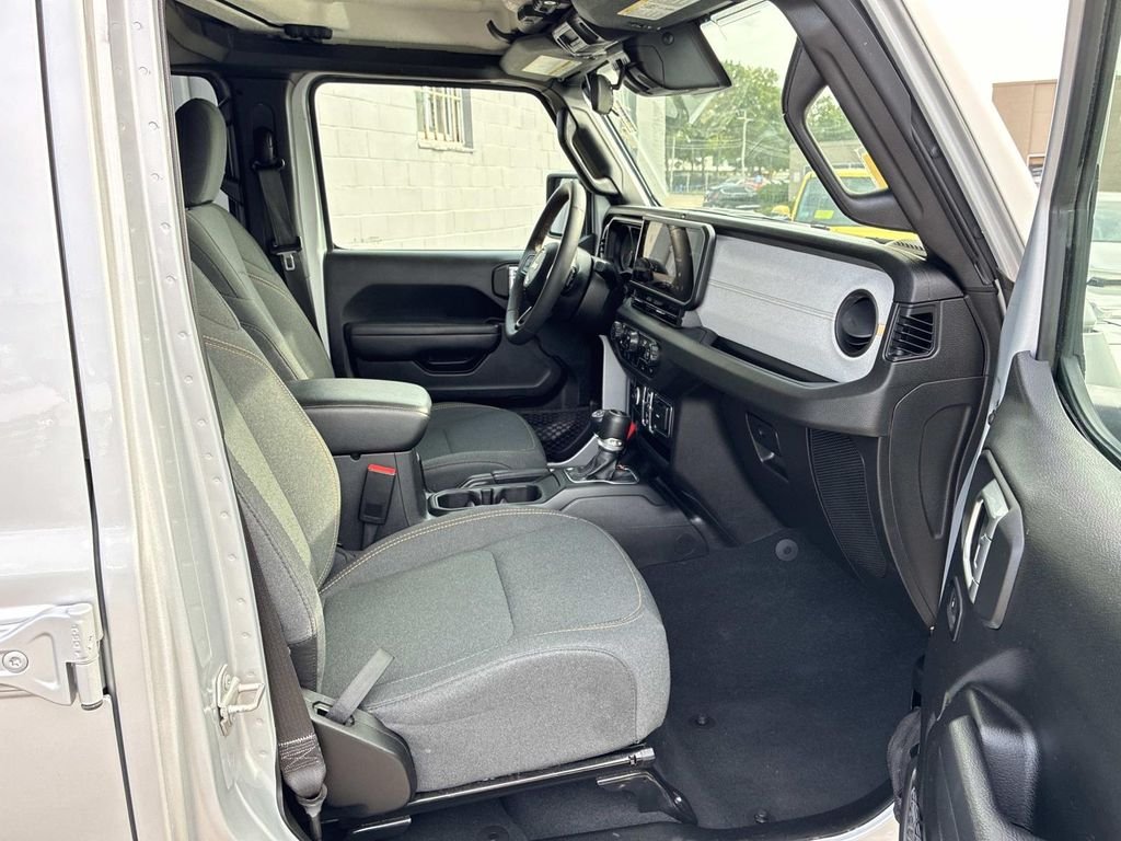 Used 2024 Silver Jeep Sport S image 10