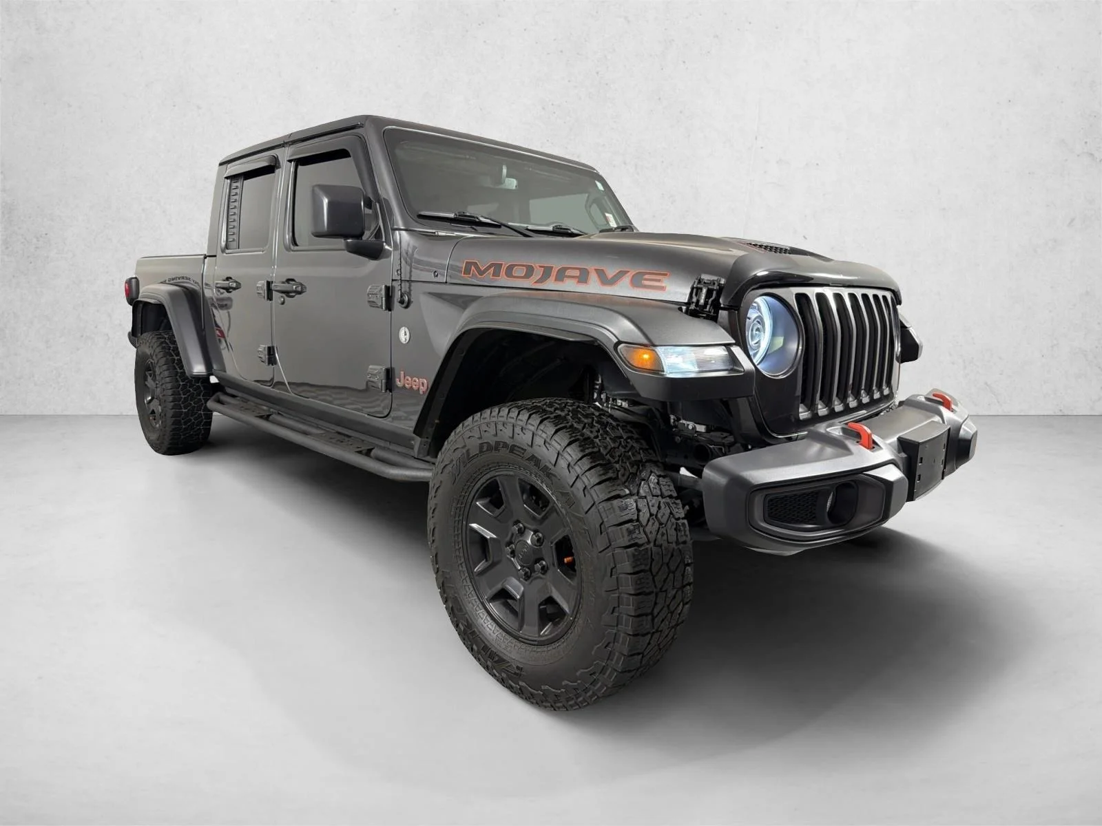 Used 2023 Gray Jeep Mojave image 1