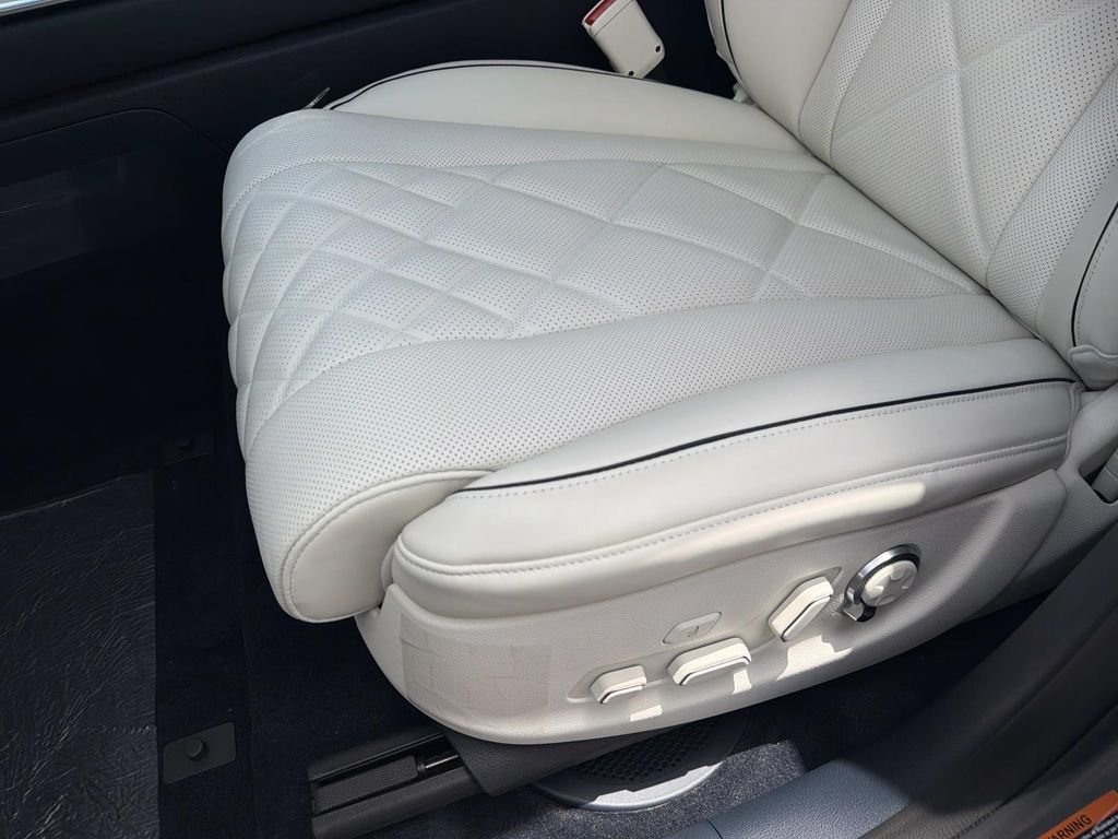 New 2026 Silver Genesis 3.5T Prestige image 19