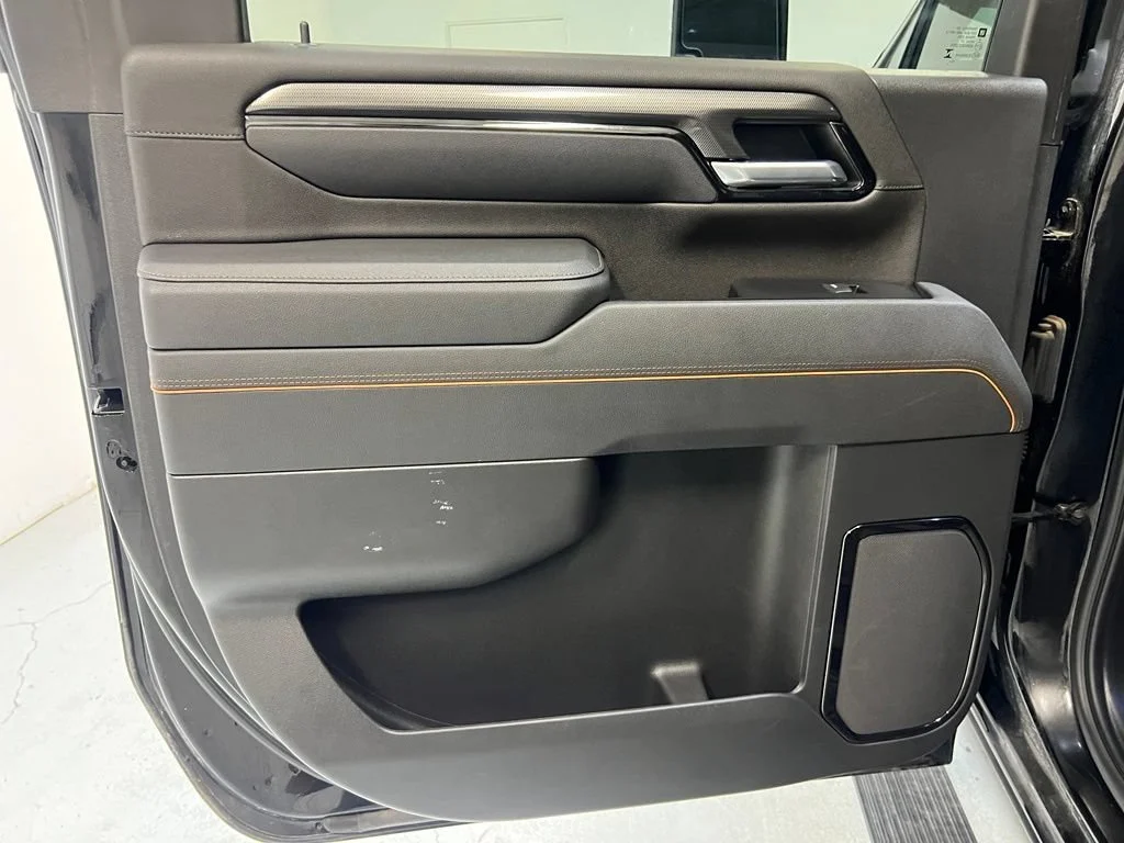 Used 2025 Onyx Black GMC AT4 image 28