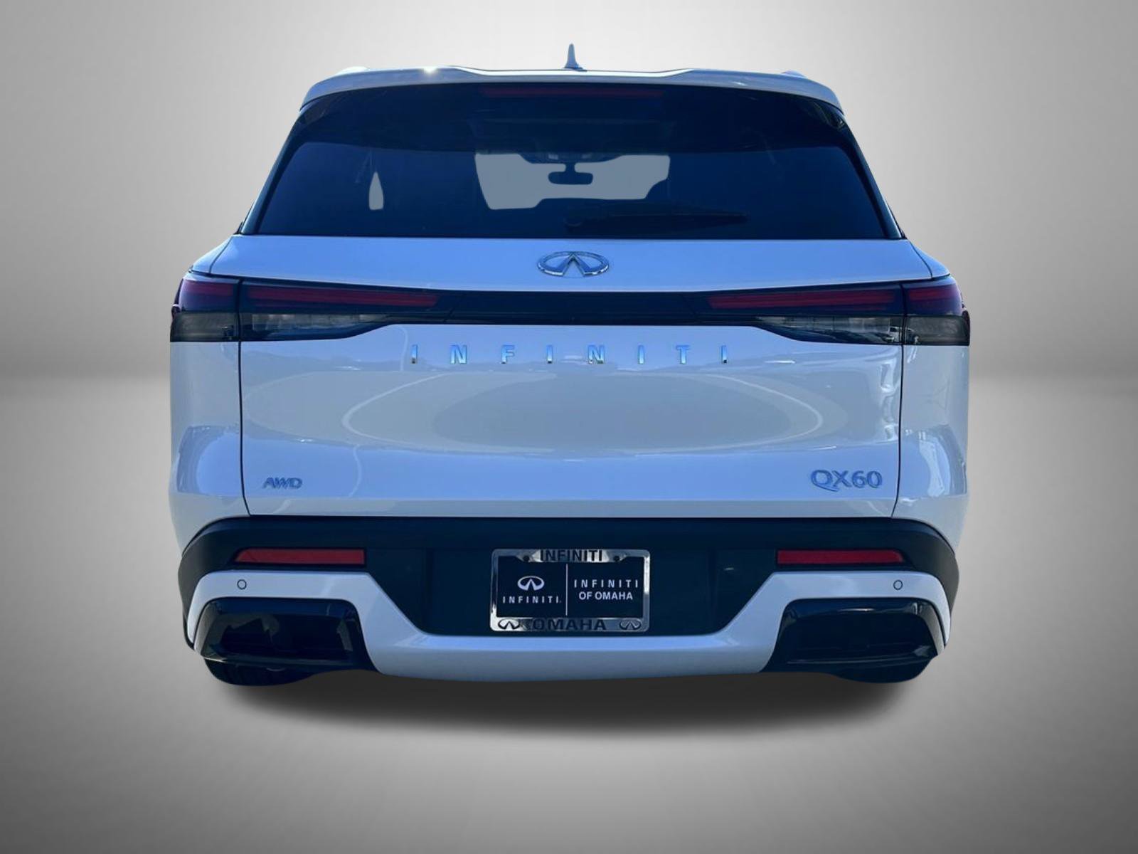Certified Used 2025 White INFINITI LUXE image 6