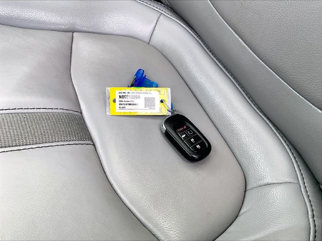 Used 2024 Silver Honda Touring image 32