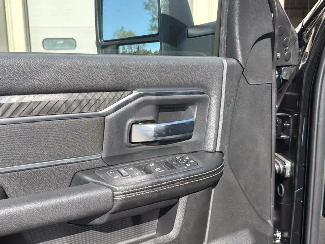 New 2027 Diamond Black Crystal Pearl-Coat Exterior Paint RAM Big Horn image 20