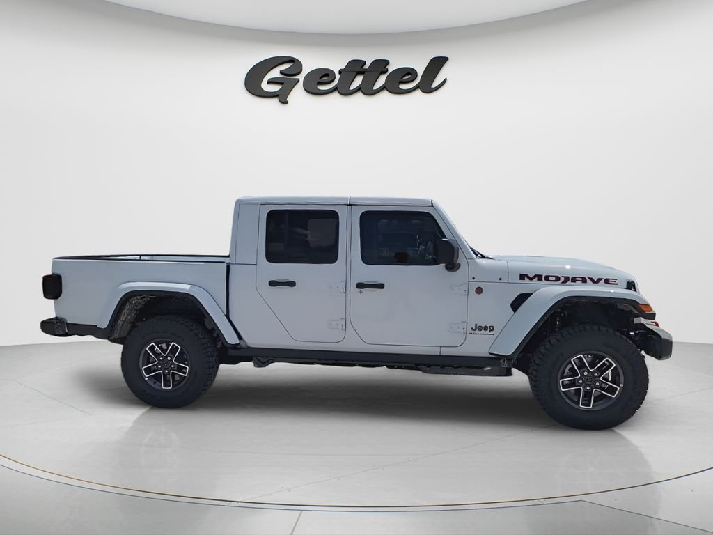 New 2026 Bright White Clear-Coat Exterior Paint Jeep Mojave image 11