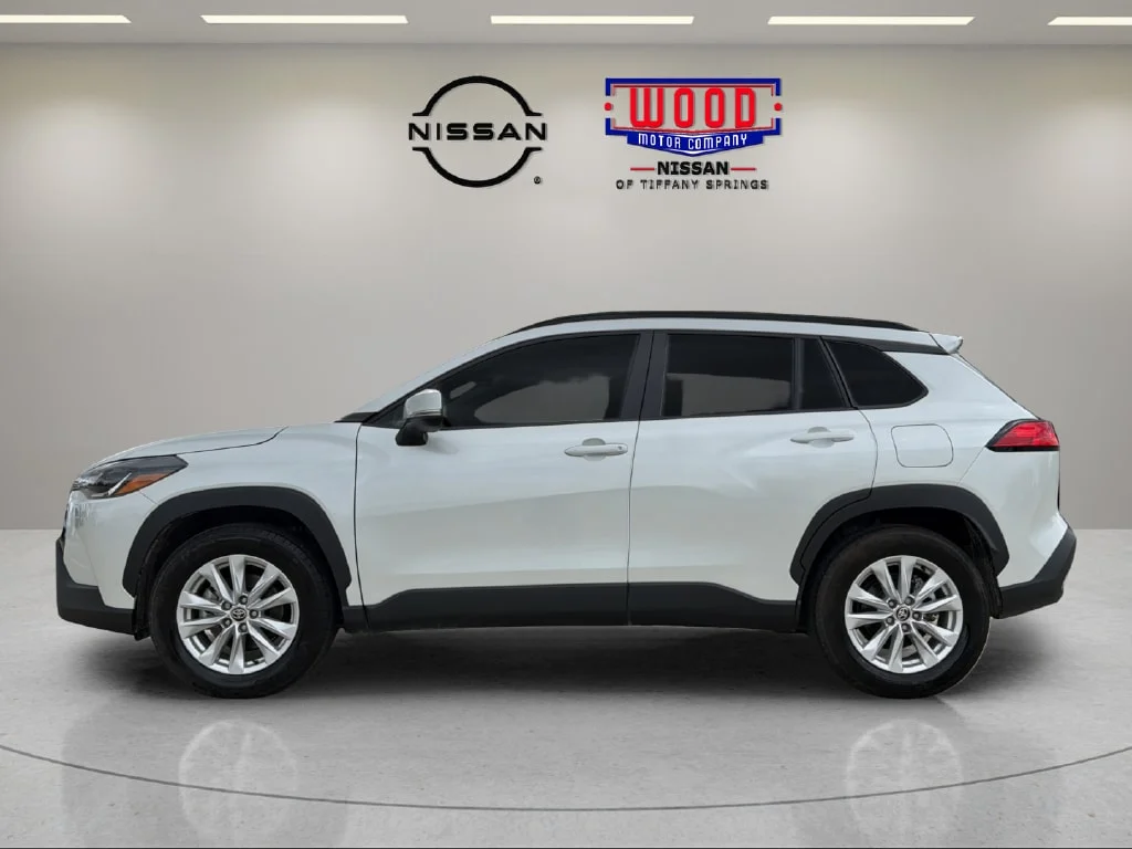 Used 2024 Pearl Toyota LE image 5